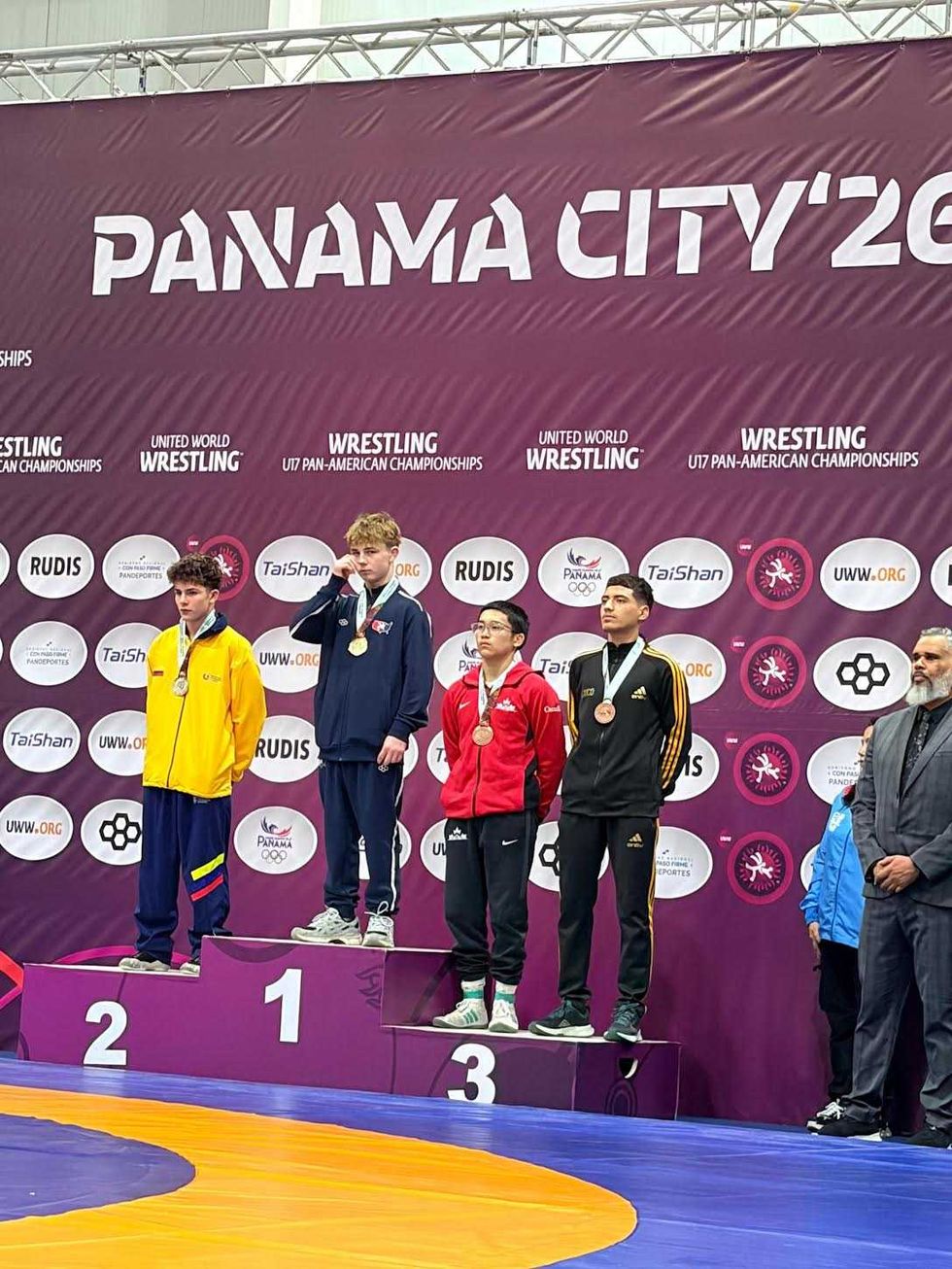 Luchadores queretanos ganan cinco medallas en Campeonato Panamericano de Luchas Asociadas U17 celebrado en Panam\u00e1.