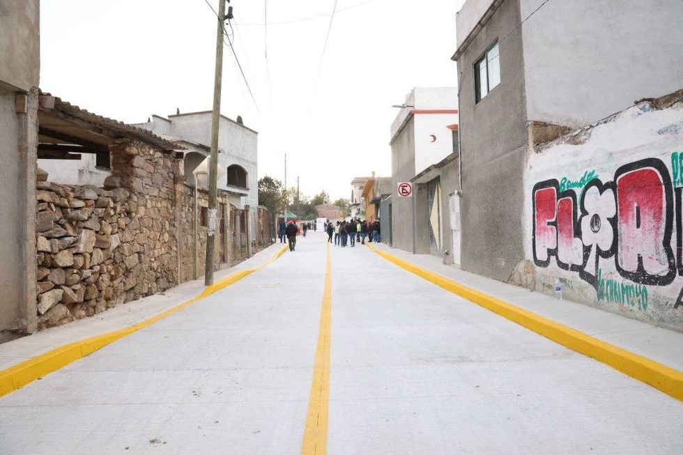 Luis Nava secretario Desarrollo Social durante entrega obra rehabilitaci\u00f3n calle Agust\u00edn Salda\u00f1a Huimilpan Quer\u00e9taro