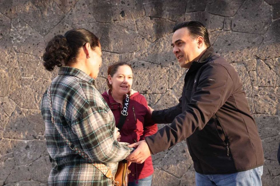 Luis Nava secretario Desarrollo Social durante entrega obra rehabilitaci\u00f3n calle Agust\u00edn Salda\u00f1a Huimilpan Quer\u00e9taro