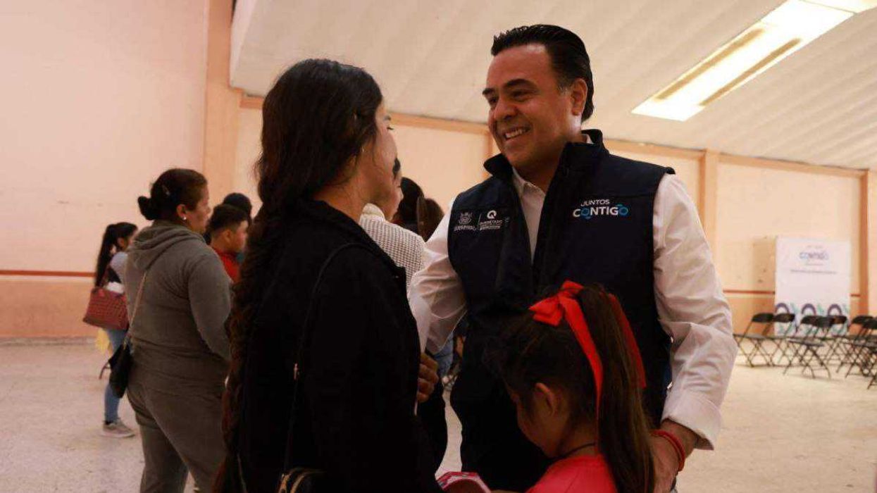 Luis Nava supervisa la entrega de 175 Tarjetas Contigo a familias vulnerables en el municipio de Huimilpan.