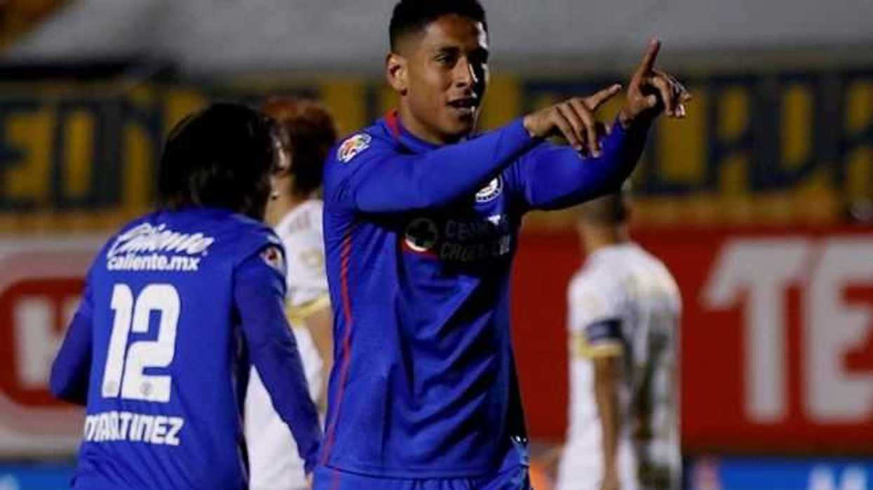 luis-romo-de-cruz-azul-festeja-anotacion-ante-tigres