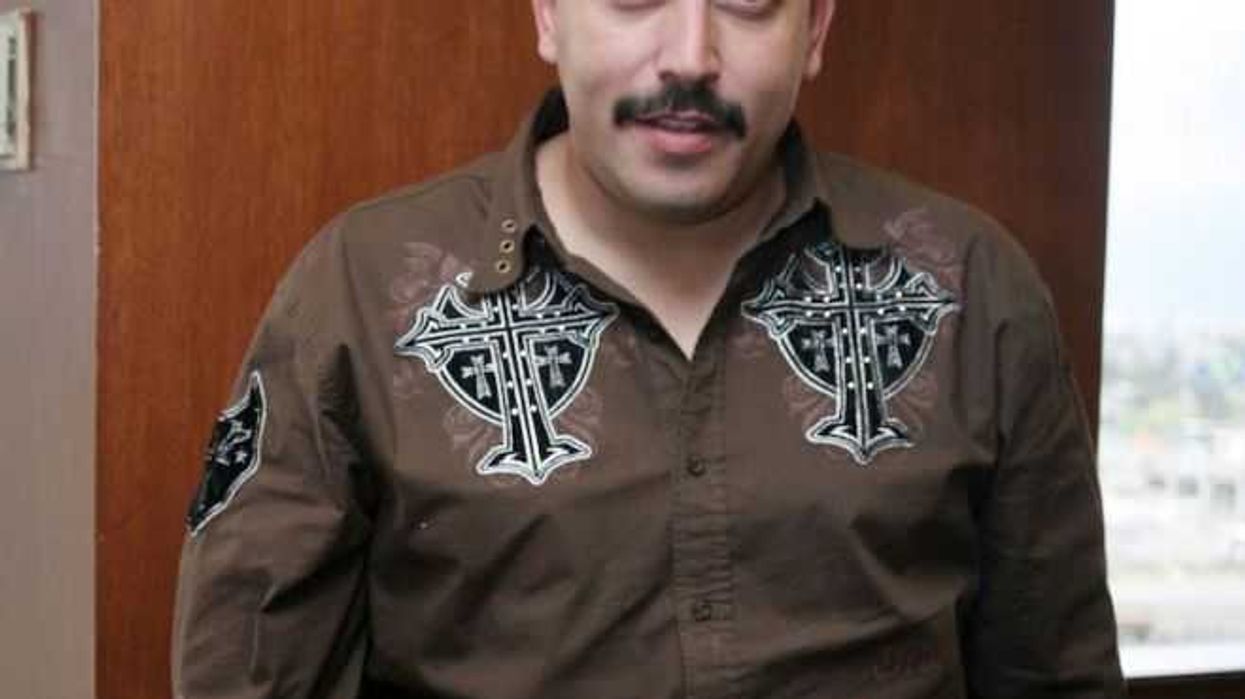 lupillo-rivera-de-romance-con-joven-que-beso-en-su-concierto