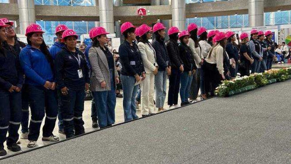 Lupita Espinosa de los Reyes en inauguración de Feria Interestatal de Cultura del Agua y Bosque Querétaro.