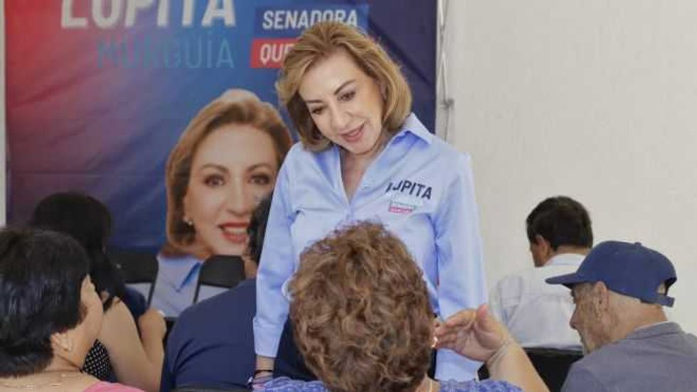 Lupita Murguía ofrece trabajar desde el Senado para mejorar condiciones en el sector salud.
