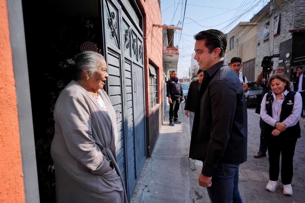 M\u00e1s de 500 funcionarios participaron en la primera jornada del programa de gobierno callejero que visitar\u00e1 permanentemente las colonias.