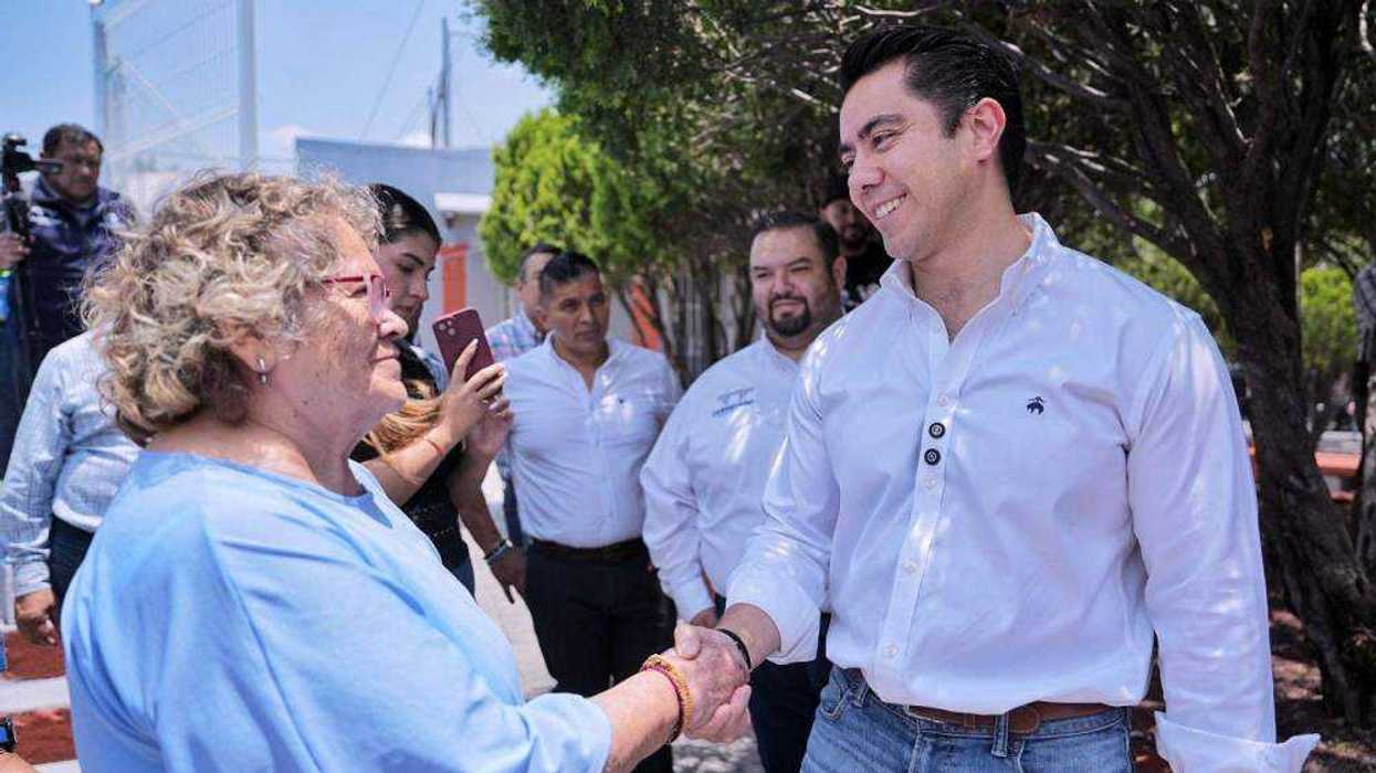 Macías entrega rehabilitación urbana en colonia Lázaro Cárdenas.
