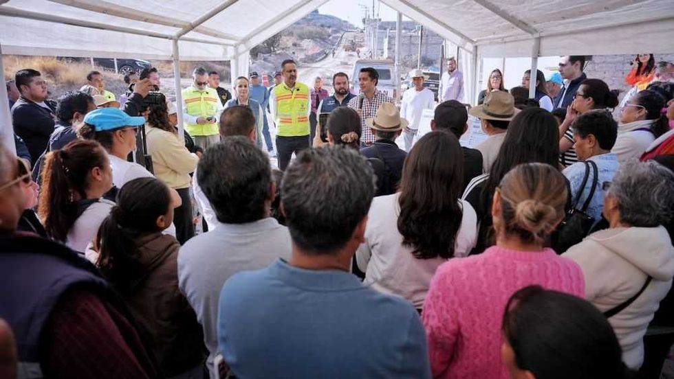 Macías supervisa obras de urbanización en Querétaro con inversión de 35 MDP.