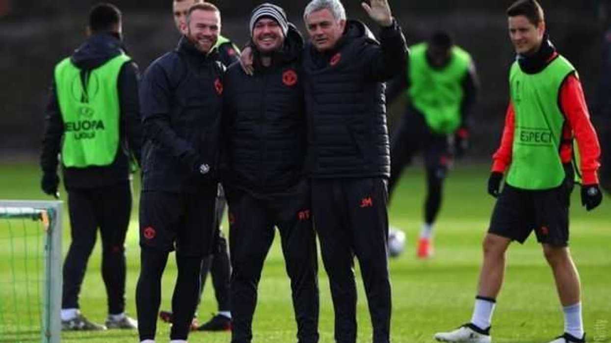 manchester-united-busca-victoria