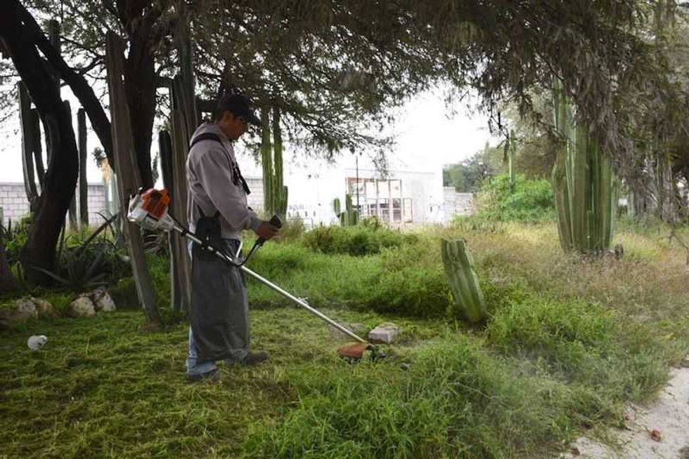 mantenimiento a centro expositor y lienzo charro en ezequiel montes 1