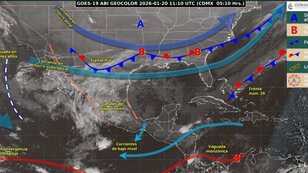 Mapa de sistemas meteorológicos en México mostrando frente frío que afecta Querétaro e Hidalgo.
