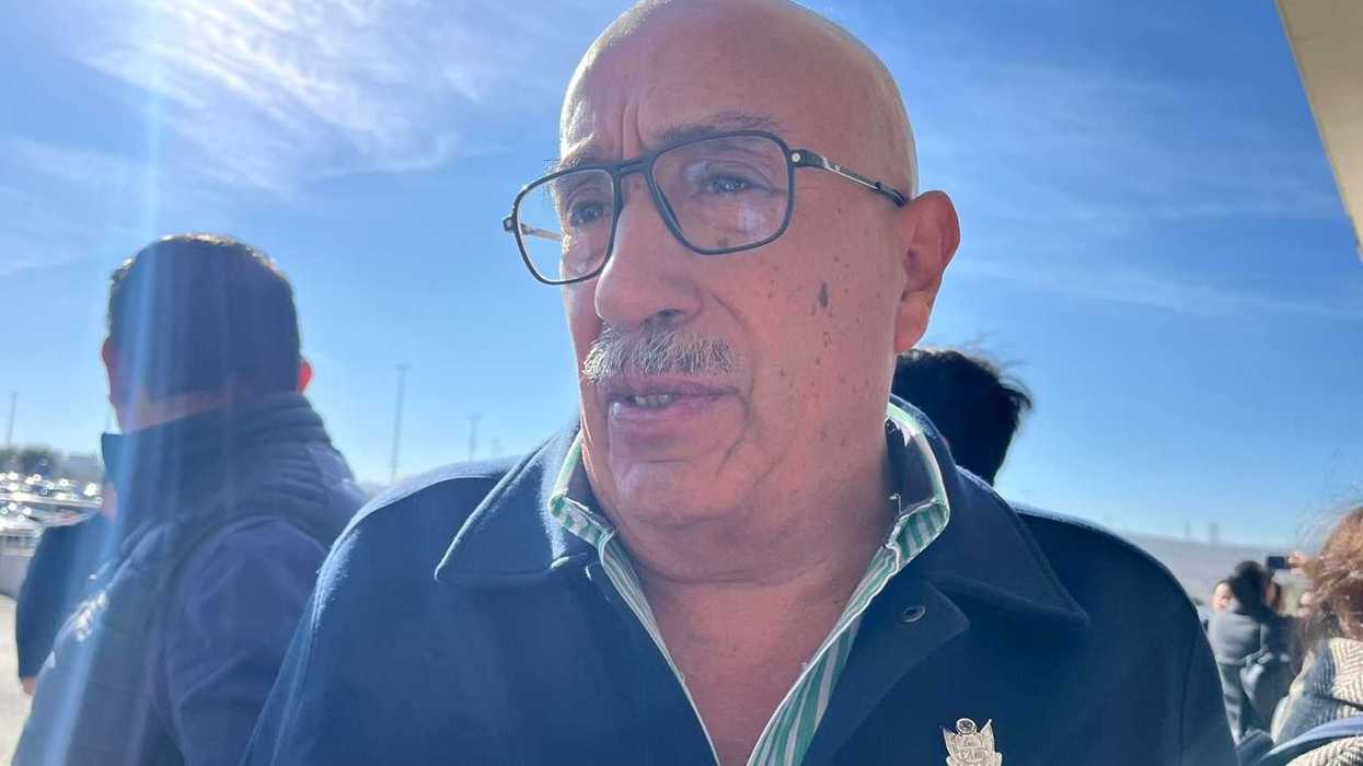 Maquinaria pesada para obras de regulación hidráulica en zona de Peñuelas en Querétaro