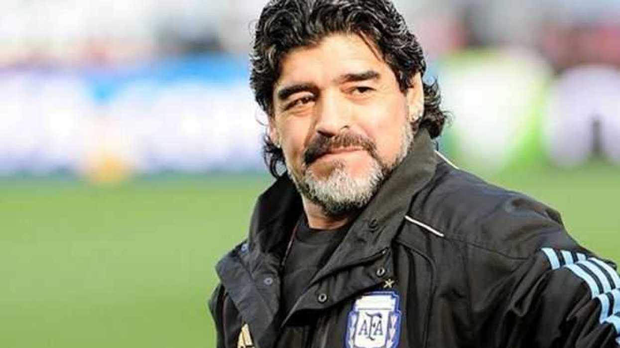 maradona-enfurece-usuarios-redes-al-cazar-animal-extincion
