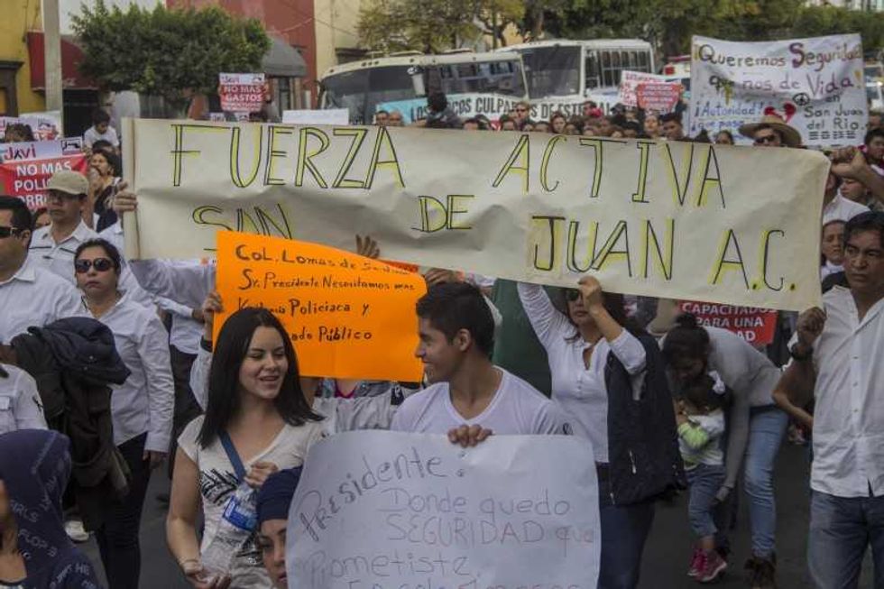 Marchan por mayor seguridad en San Juan del Río.