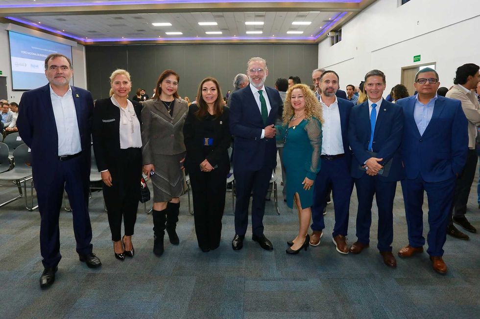 Marco Del Prete participa en el Foro Nacional de Energ\u00eda y Sustentabilidad en Quer\u00e9taro.