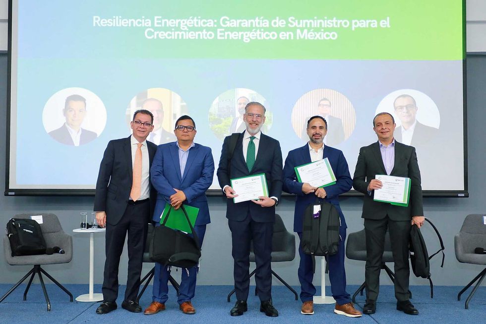 Marco Del Prete participa en el Foro Nacional de Energ\u00eda y Sustentabilidad en Quer\u00e9taro.