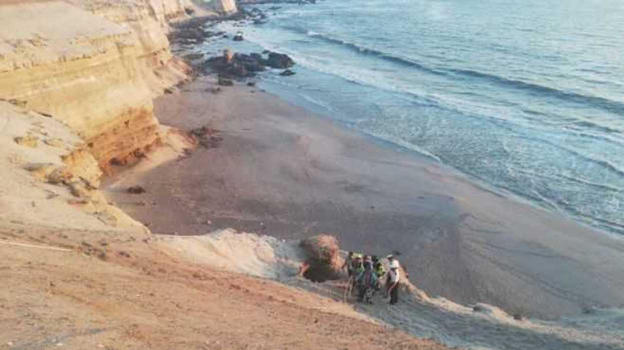 marinos-rescatan-a-hombre-que-cayo-de-un-acantilado-en-ensenada