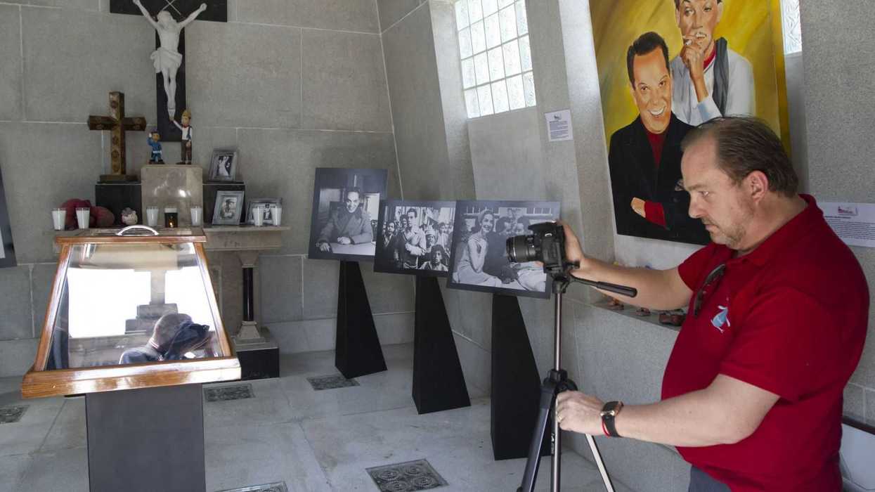 Mario Moreno Ivanova abrió las puertas de la cripta familiar en el Panteón Español. NOTIMEX