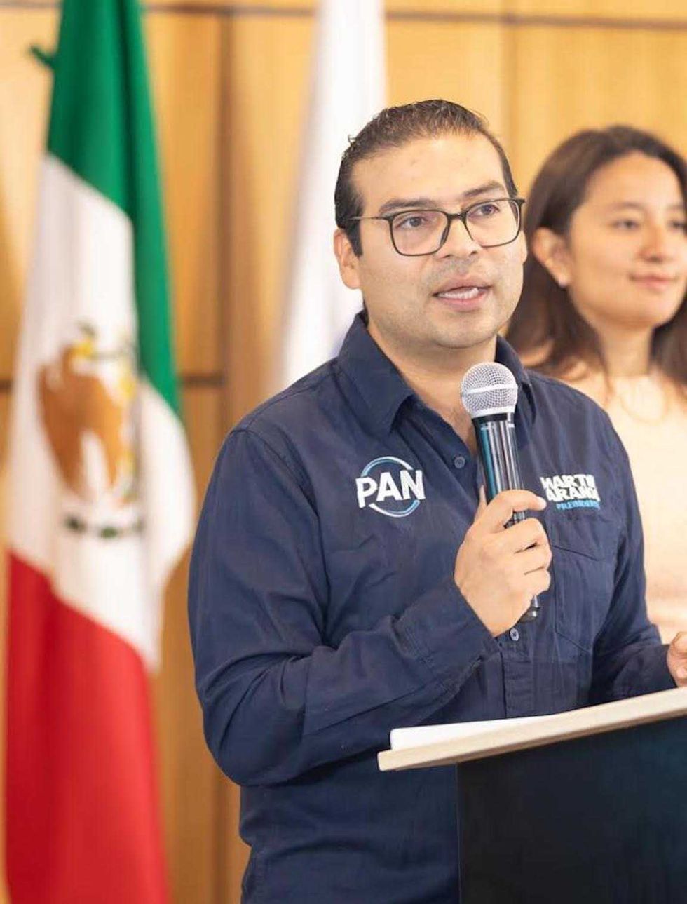 Mart\u00edn Arango y Luciano Quadri durante anuncio de agenda ambiental del PAN Quer\u00e9taro.