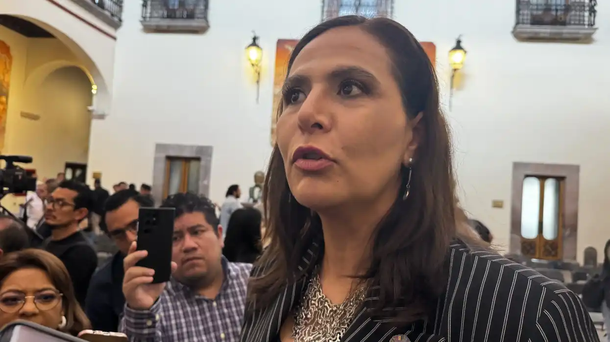 Martha Elena Soto Obregón, secretaria de Educación de Querétaro, advierte sobre escuelas que operan sin autorización estatal pese a contar con REVOE de otras entidades.