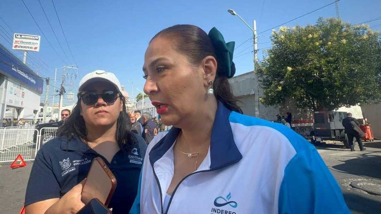 Martha Elena Soto Obregón, secretaria de Educación de Querétaro, durante conferencia sobre venta de drogas en preparatoria