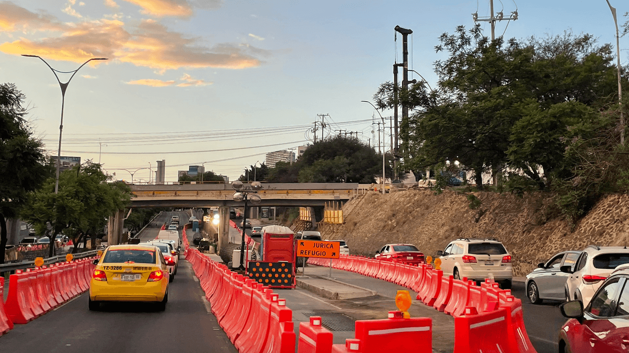 Martha Elena Soto Obregón, titular de la Secretaría de Educación de Querétaro, informa sobre las clases en línea por las obras del Tren México-Querétaro en Bernardo Quintana.