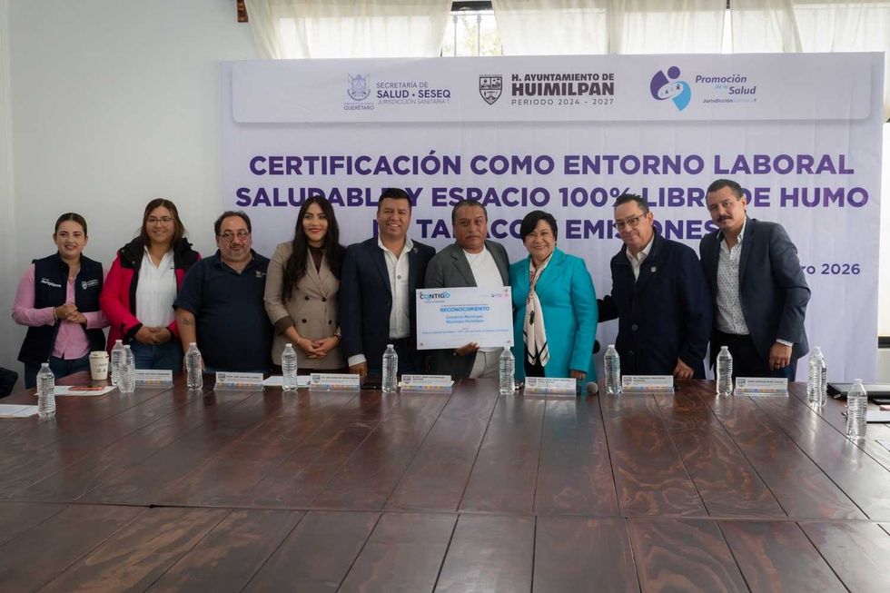 Martina P\u00e9rez Rend\u00f3n titular SESA Quer\u00e9taro durante entrega certificaci\u00f3n entornos saludables en Huimilpan 2026
