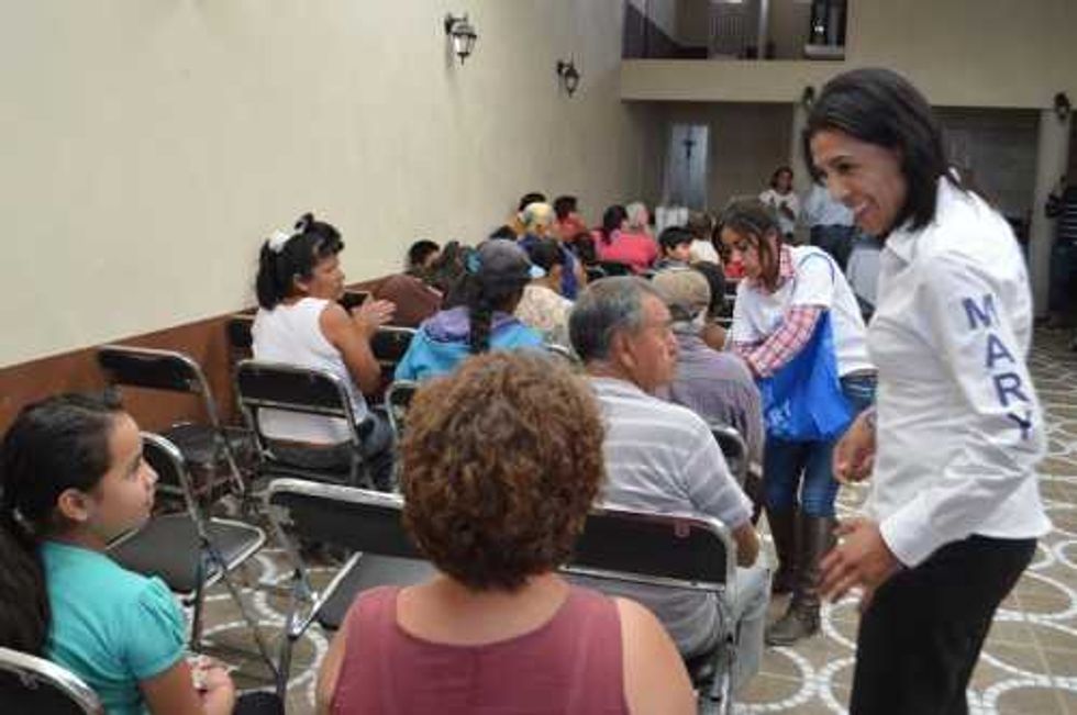 Mary García.