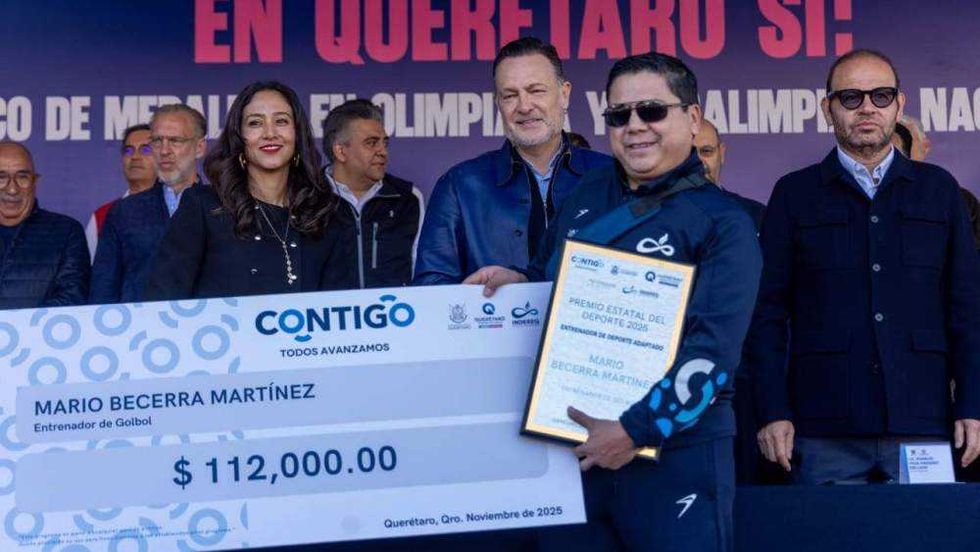 Más de 2 mil personas participaron en el desfile cívico-deportivo encabezado por el gobernador Mauricio Kuri en avenida Zaragoza.