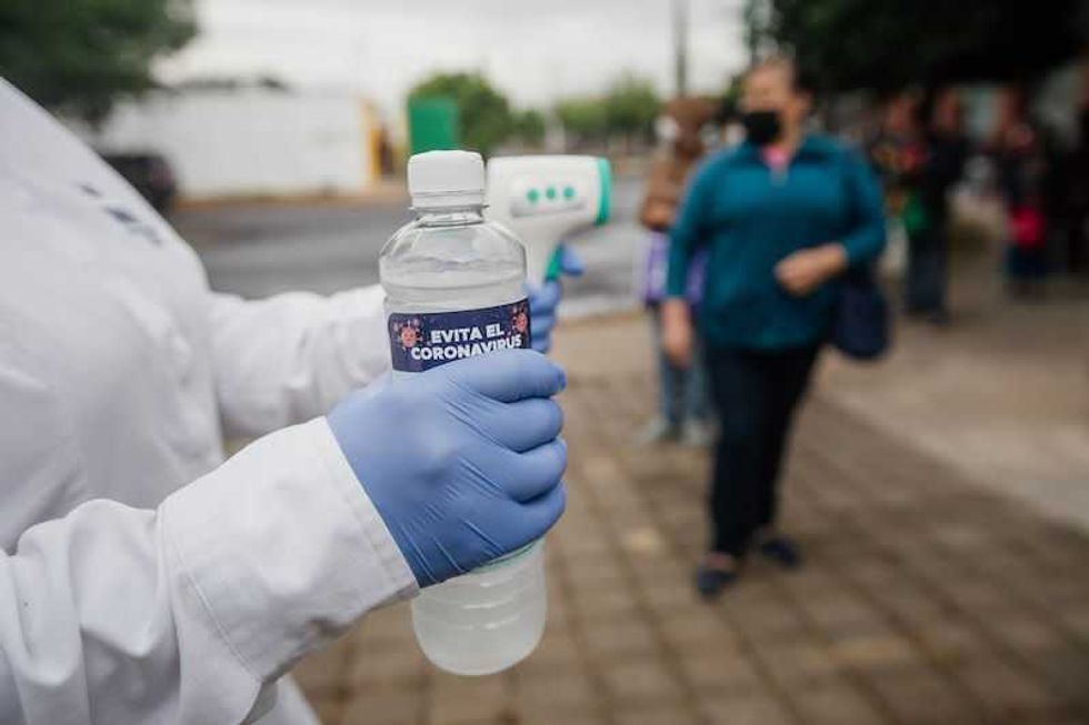 Más de 3 mil desayunos entrega Memo Vega