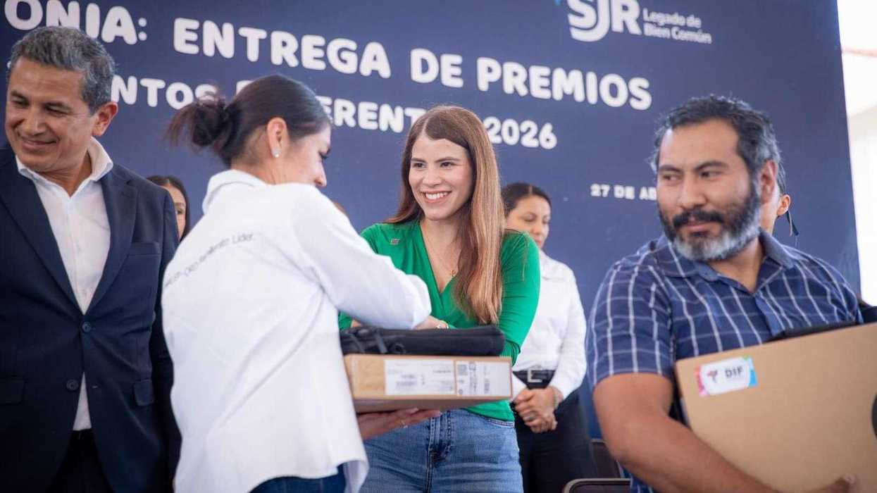 Más de 40 computadoras para estudiantes del CONALEP San Pedro Ahuacatlán en San Juan del Río