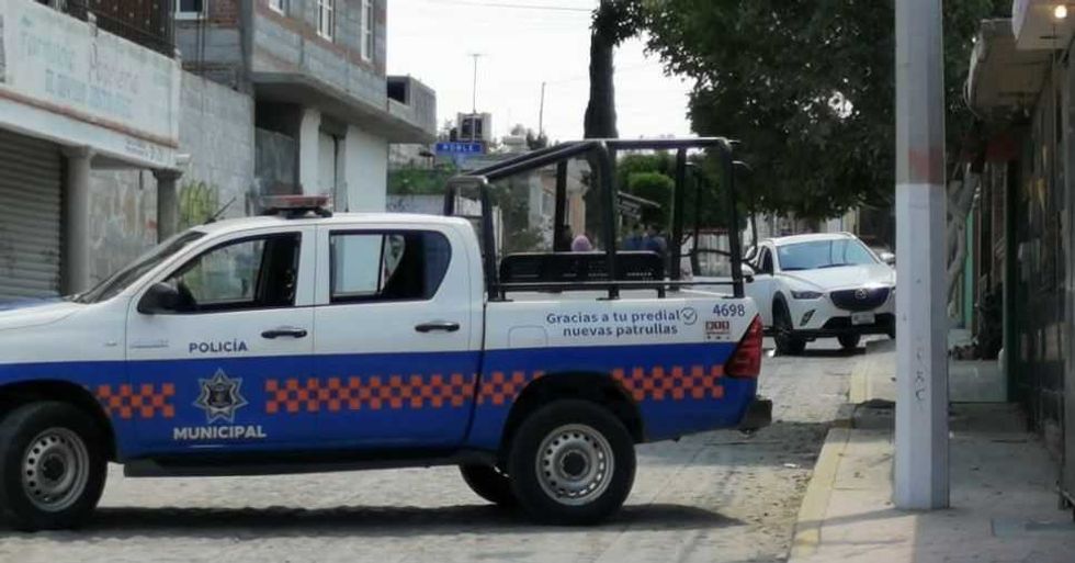 Matan a balazos a conductor de Mazda en San Juan del Río