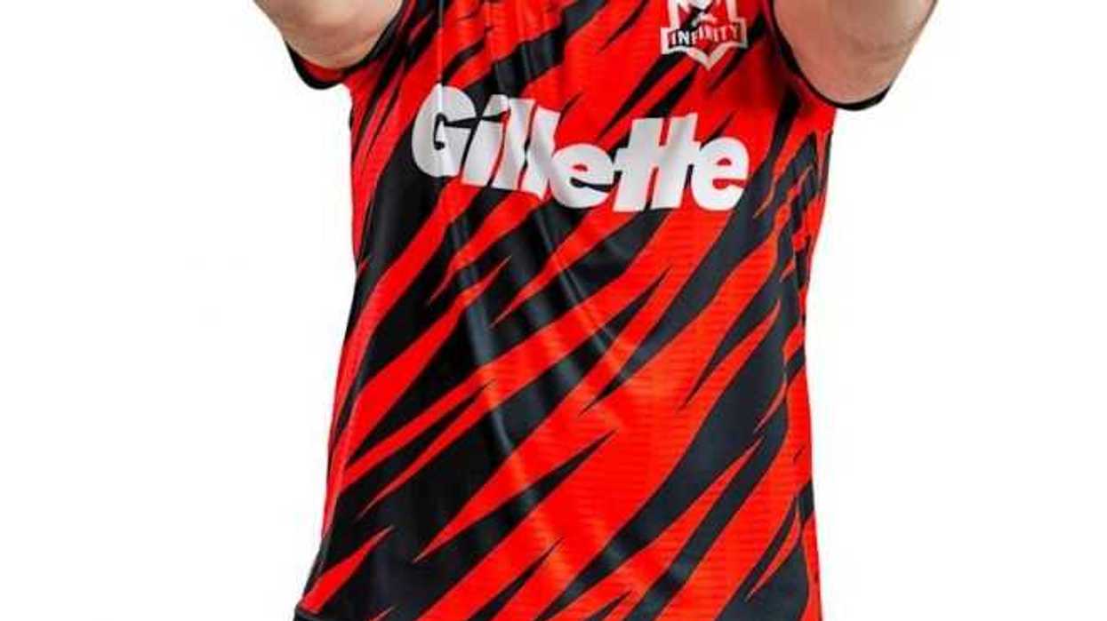 matias-white-lotus-musso