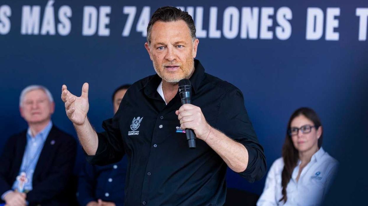 Mauricio Kuri analiza relación México Estados Unidos en conferencia en Querétaro