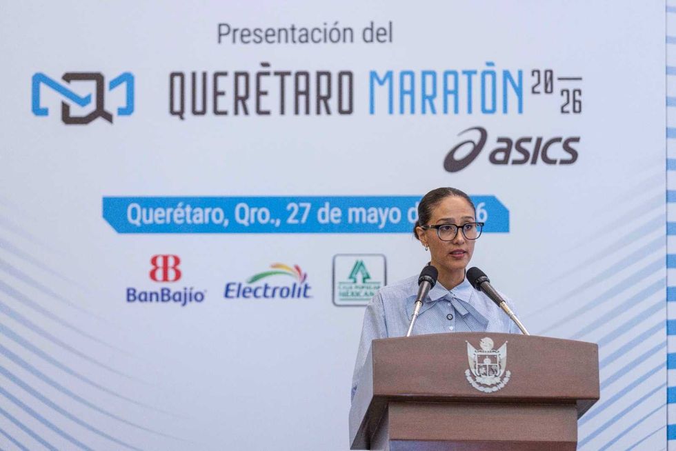 Mauricio Kuri en el Palacio de Gobierno durante la presentaci\u00f3n de la 16\u00aa edici\u00f3n del Quer\u00e9taro Marat\u00f3n 2026.