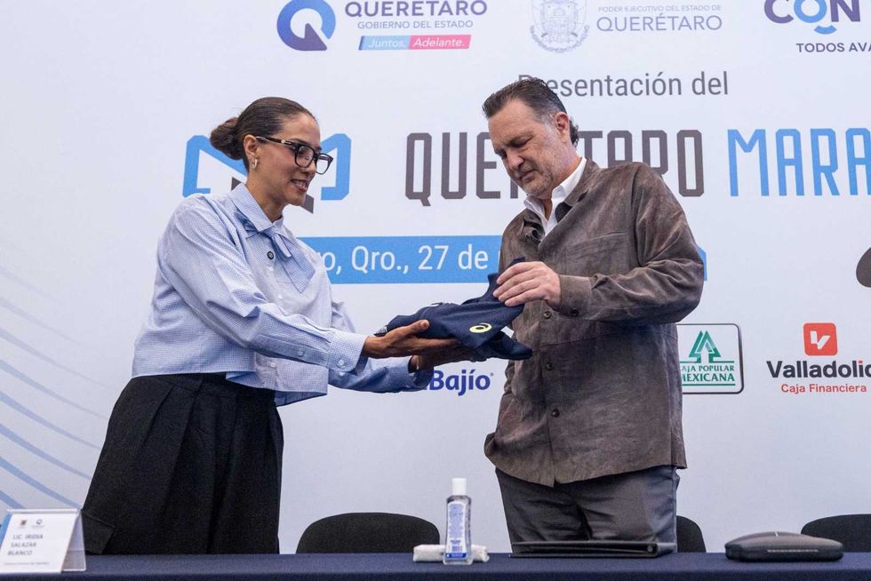 Mauricio Kuri en el Palacio de Gobierno durante la presentaci\u00f3n de la 16\u00aa edici\u00f3n del Quer\u00e9taro Marat\u00f3n 2026.