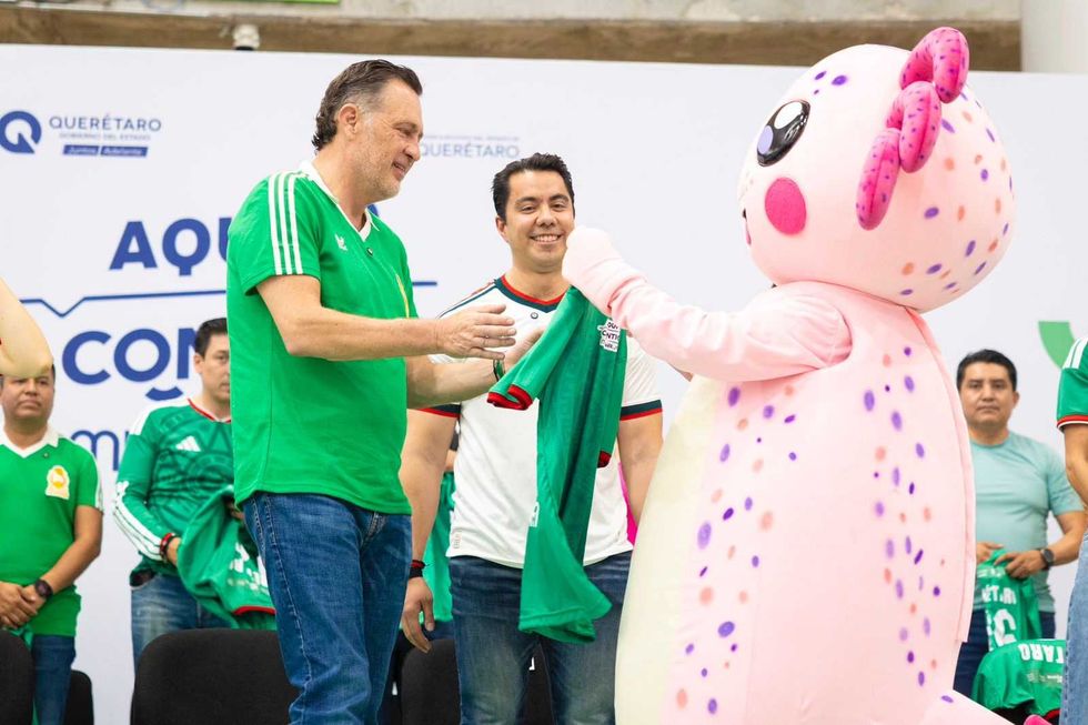 Mauricio Kuri Gonz\u00e1lez inaugura el Mundial Joven Aqu\u00ed Contigo 2026 con 1,080 j\u00f3venes en el \u00e1gora del Centro Cultural G\u00f3mez Mor\u00edn en Quer\u00e9taro