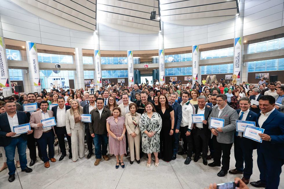 Mauricio Kuri participa en el encuentro estatal para impulsar la lectura en Quer\u00e9taro.