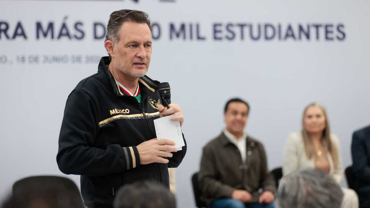 Mauricio Kuri participa en el encuentro estatal para impulsar la lectura en Querétaro.