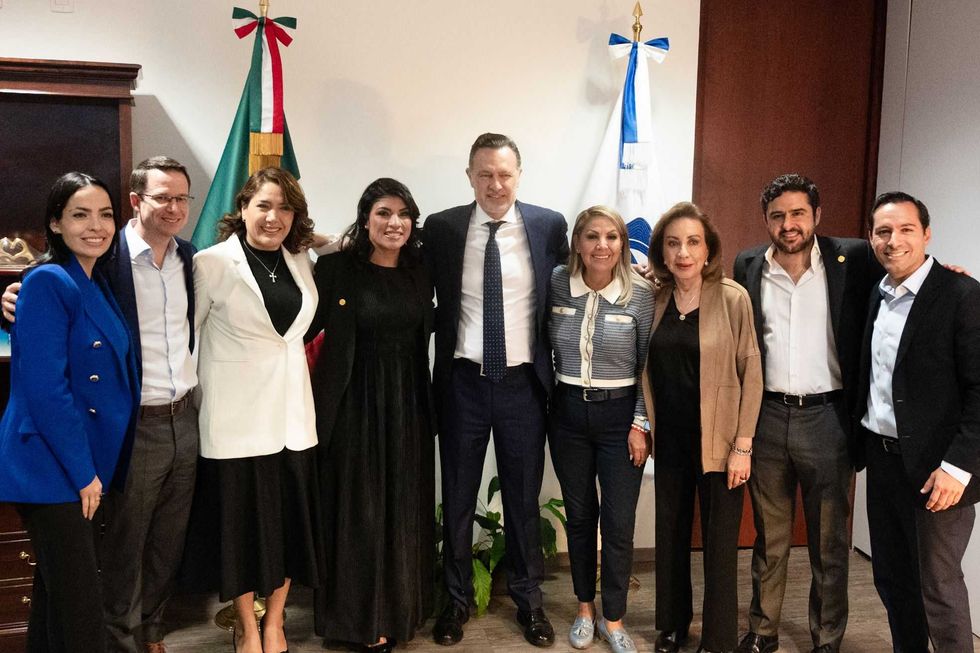 Mauricio Kuri promueve iniciativa en el Senado para proteger a menores en redes sociales.