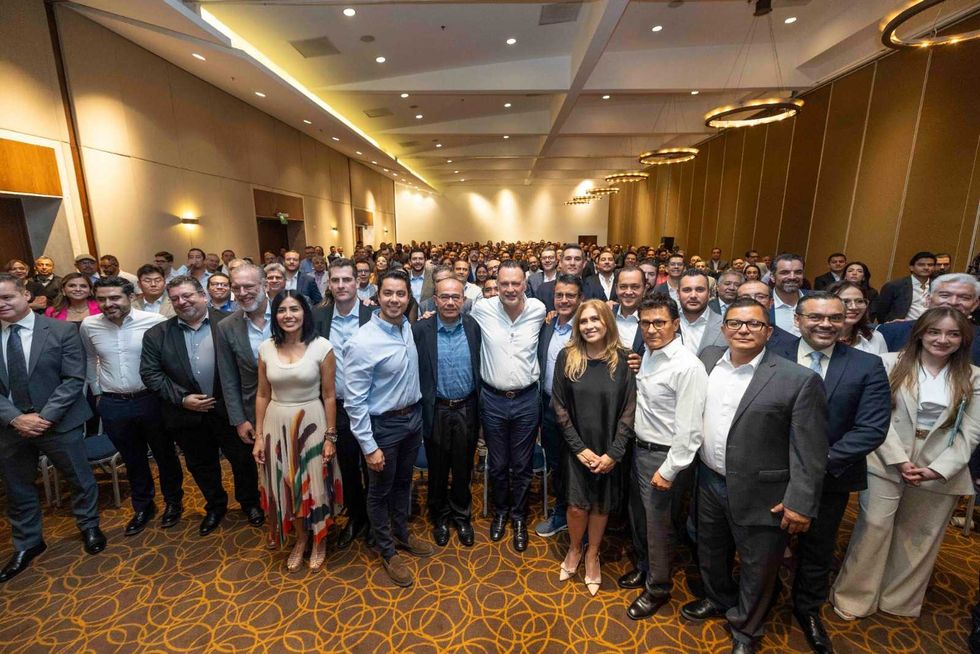 Mauricio Kuri toma protesta a nueva mesa directiva de Asociaci\u00f3n Mexicana de Data Centers en Quer\u00e9taro 2026