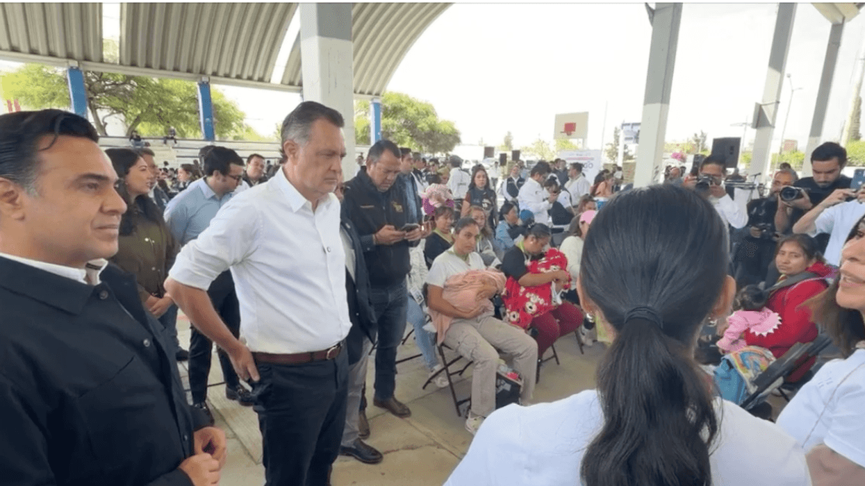 Mauricio Kuri y Roberto Cabrera encabezan entrega de canasta alimentaria e inauguración de servicios en el CECUCO de San Juan del Río