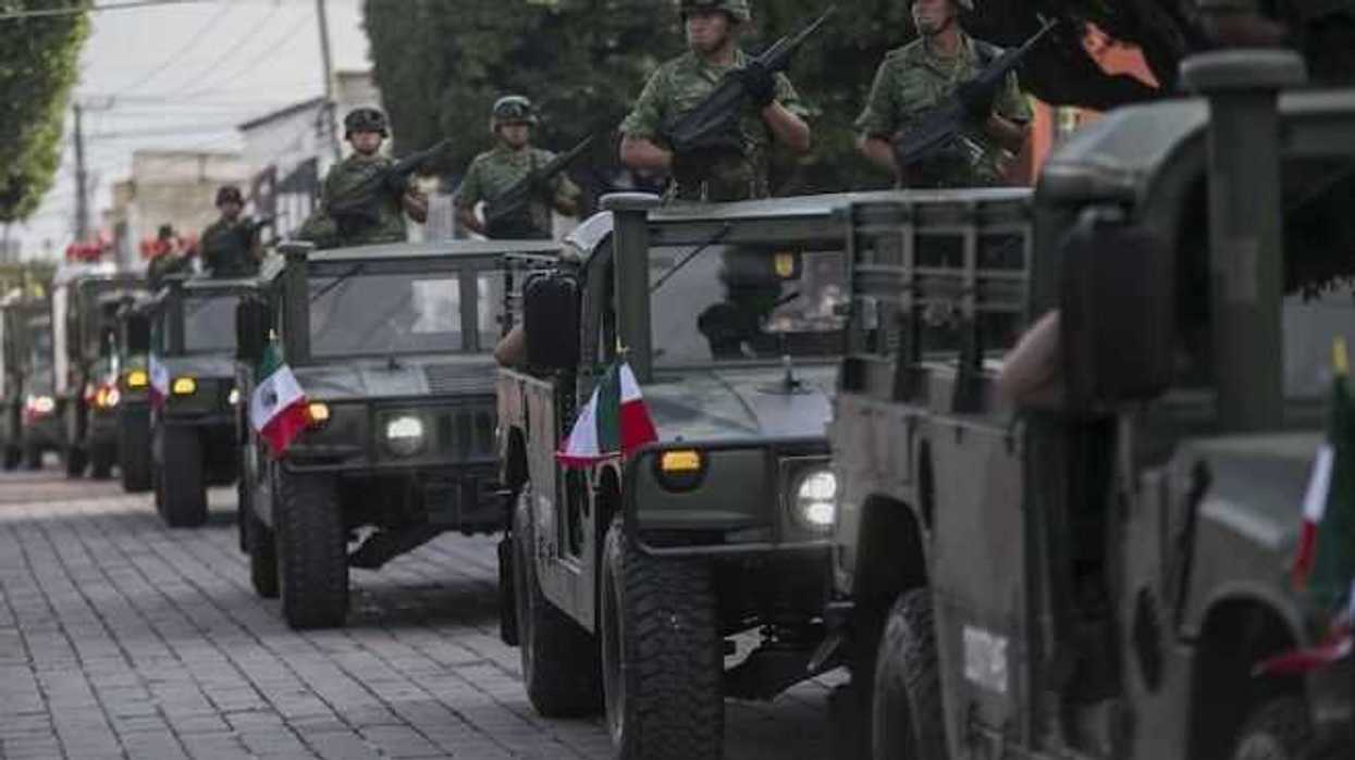 memo-vega-encabeza-desfile-militar-en-san-juan-del-rio-3