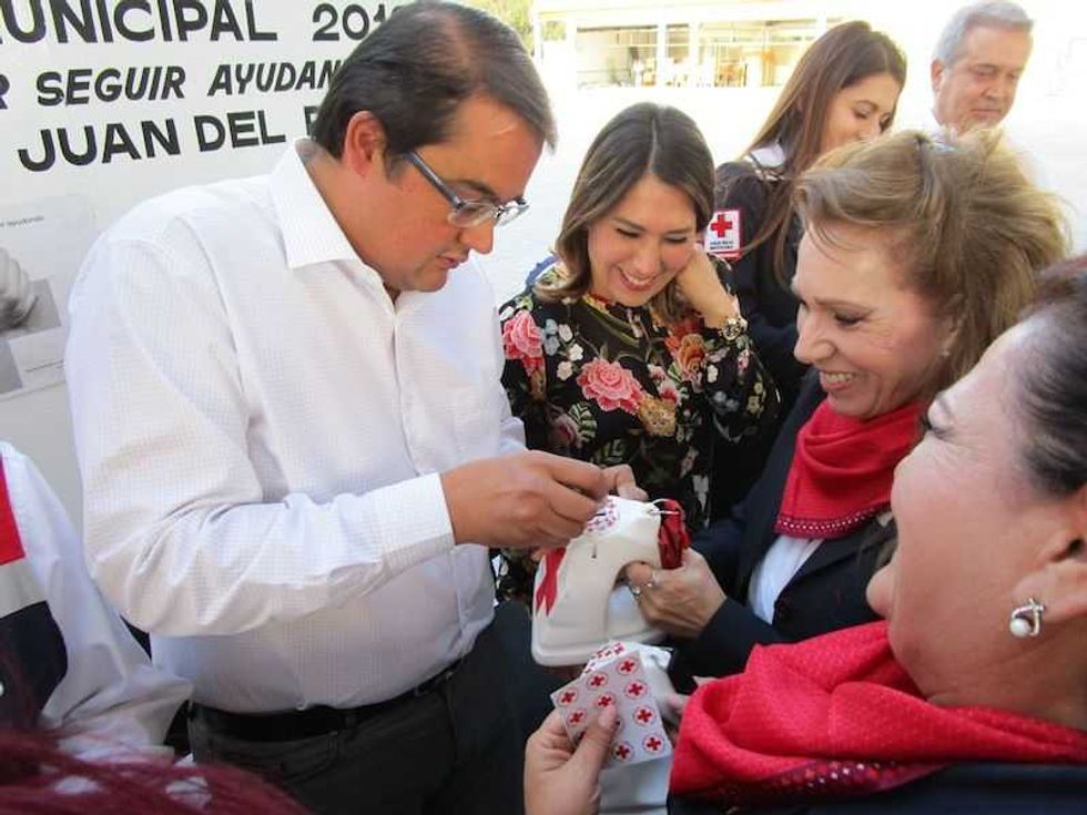 memo vega entrega nuevas ambulancias a cruz roja 1