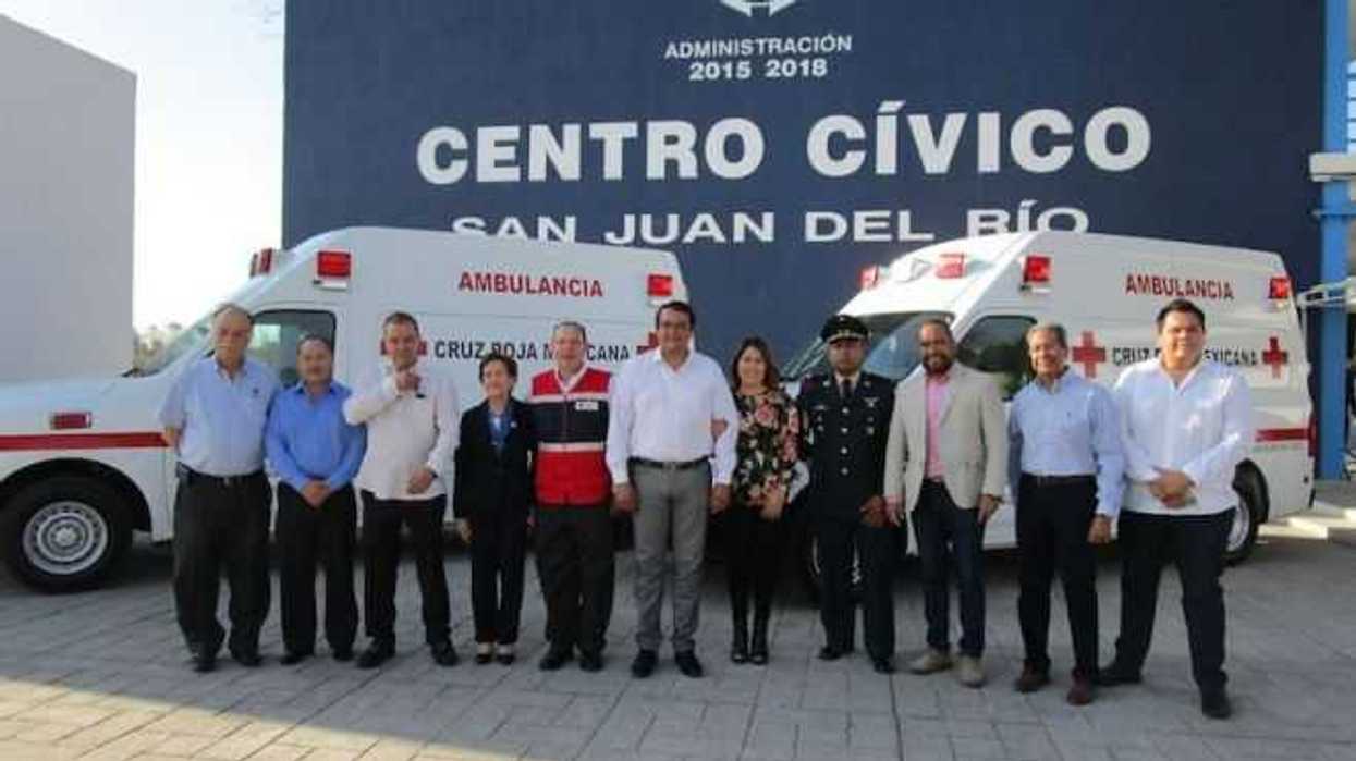 memo-vega-entrega-nuevas-ambulancias-a-cruz-roja-5