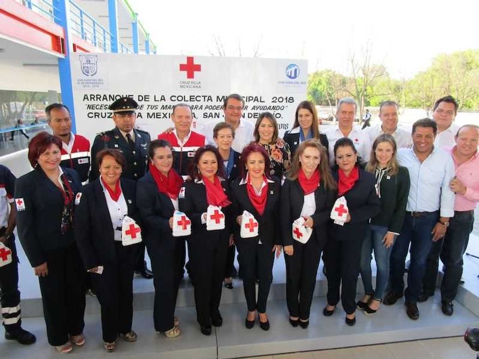 memo vega entrega nuevas ambulancias a cruz roja
