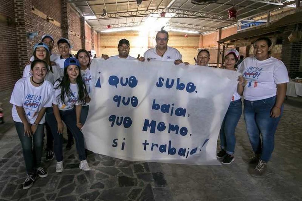 memo vega se compromete a incrementar programas sociales en loma linda 4