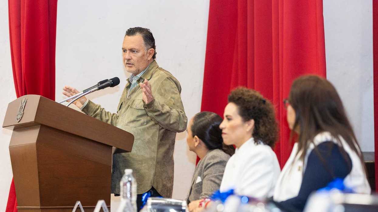 Mensaje en evento oficial del Gobierno de Querétaro; el gobernador remite al PAN las decisiones para 2027