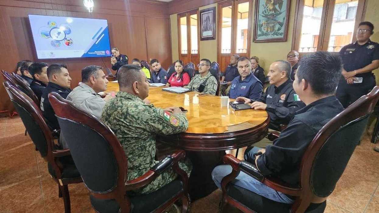 Mesa de trabajo encabezada por la Coordinación Estatal de Protección Civil de Querétaro en Jalpan de Serra por la temporada de lluvias.