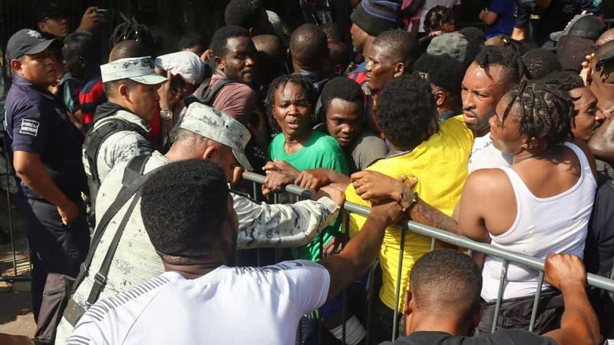 Migrantes se manifiestan por parálisis de trámites de asilo en sur de México. EFE/Juan Manuel Blanco.