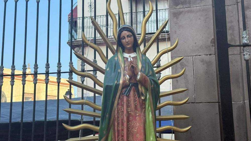 Miles de personas acudieron desde la madrugada al Templo de La Congregación para participar en las celebraciones guadalupanas del 12 de diciembre en Querétaro.
